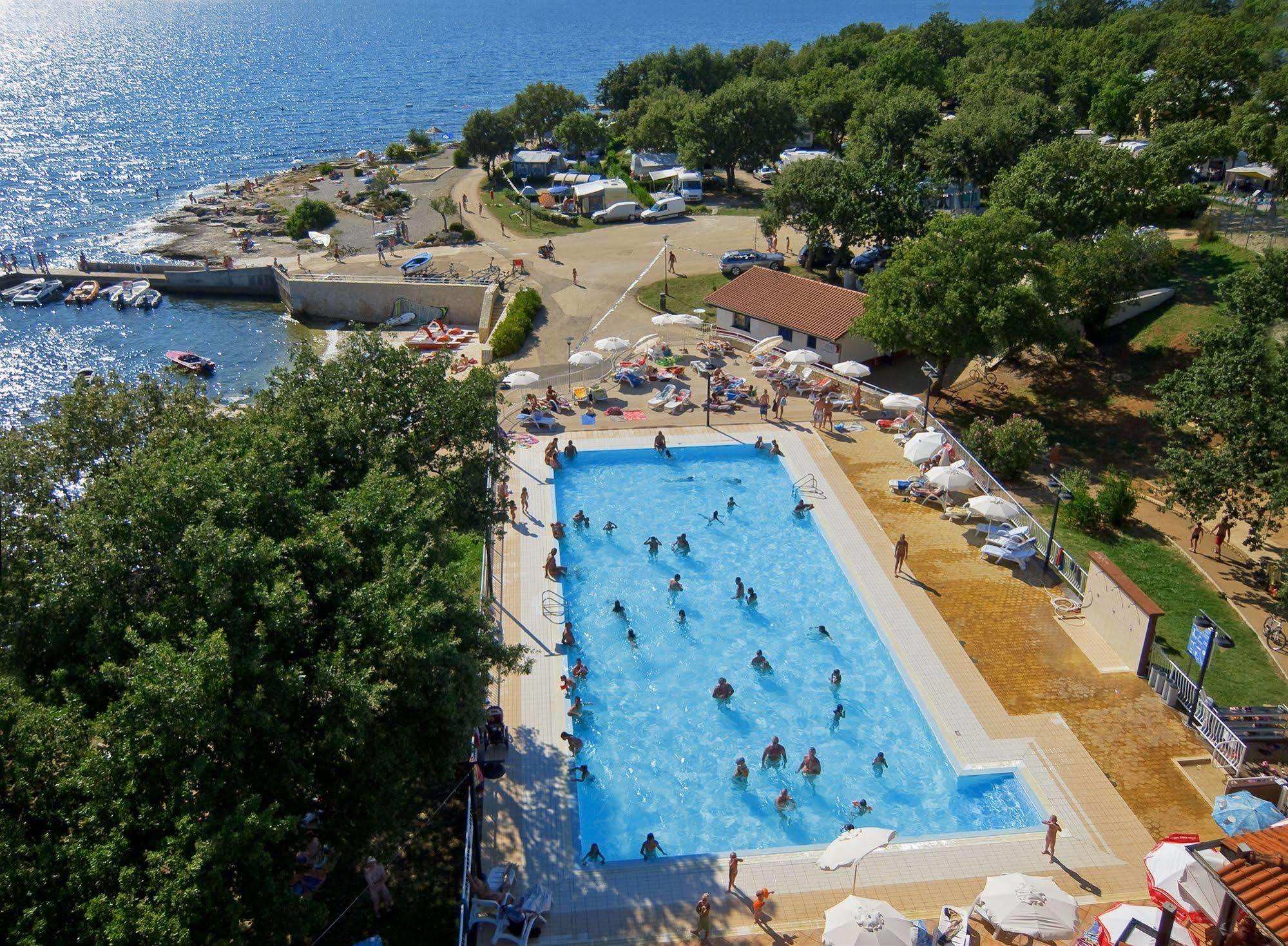 Eurocamp Mobile Homes At Fkk Nudist Campsite Solaris Tar-Vabriga Buitenkant foto