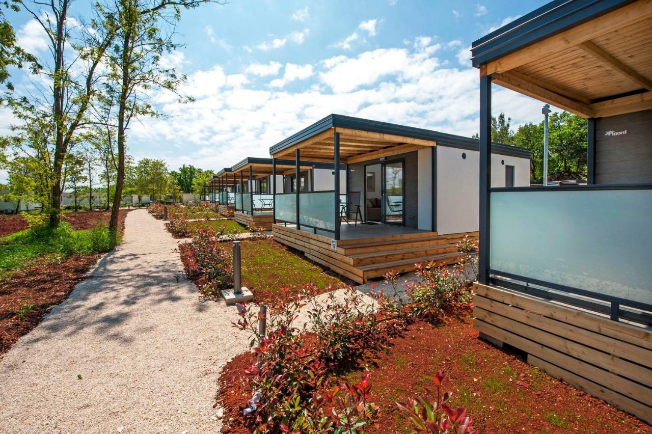 Eurocamp Mobile Homes At Fkk Nudist Campsite Solaris Tar-Vabriga Buitenkant foto